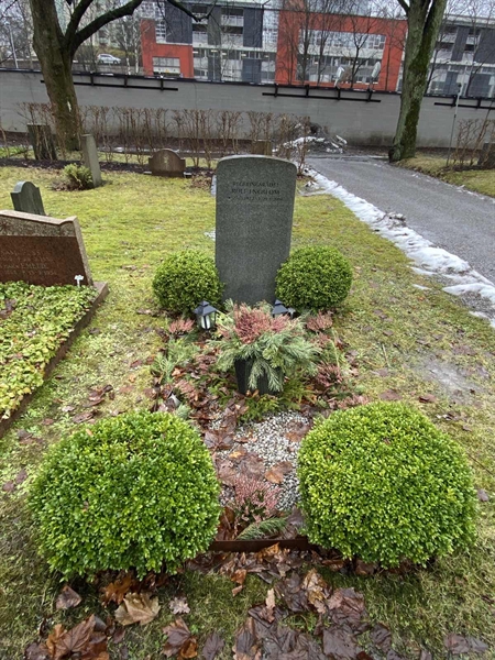 Grave number: 1 P    54