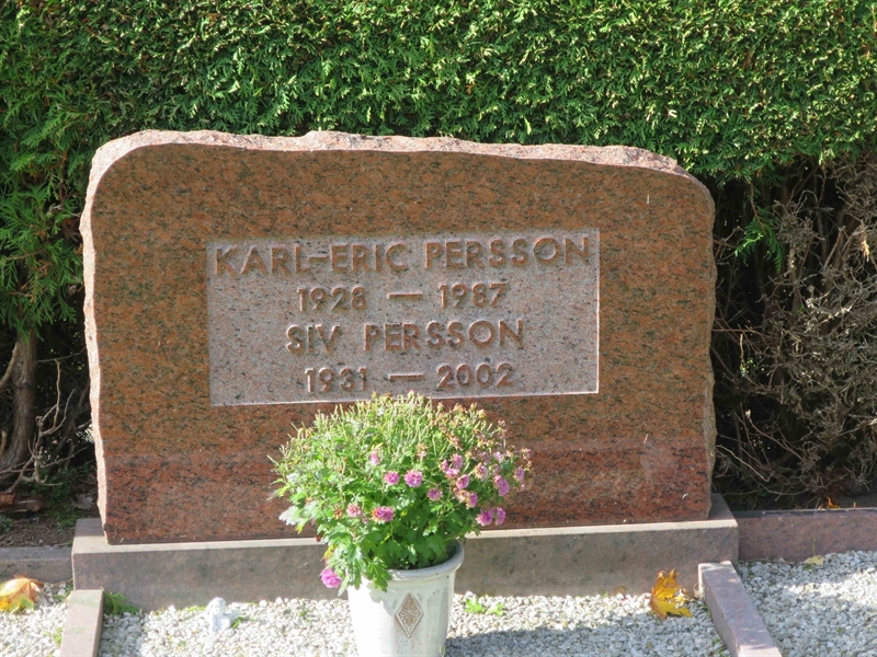 Grave number: HK M    43, 44