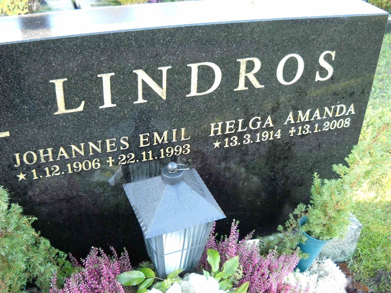 Grave number: 1 GB2 06     48-49