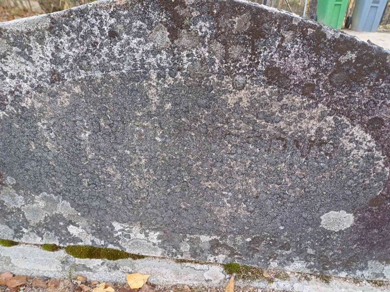 Grave number: JÄ 1 A 1833, 1834, 1835