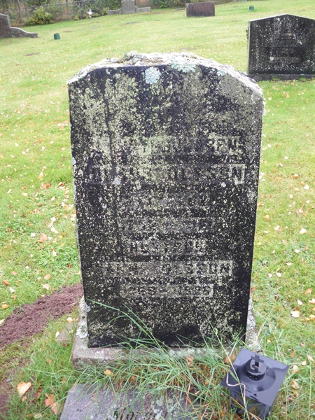 Grave number: SB 07     9