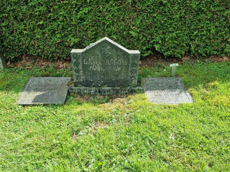 Grave number: 1 05   23