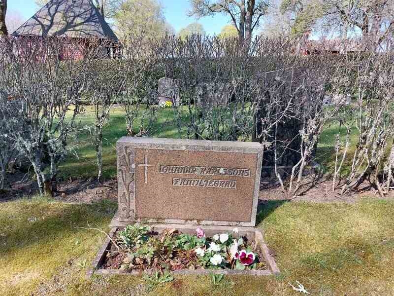 Grave number: HÖ 4   84, 85