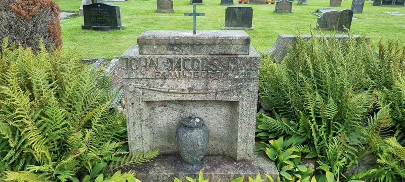 Grave number: LM 3 46  005