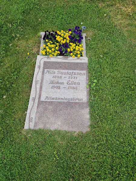 Grave number: 04 F   17, 18