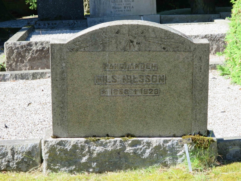 Grave number: HÖB 12   352
