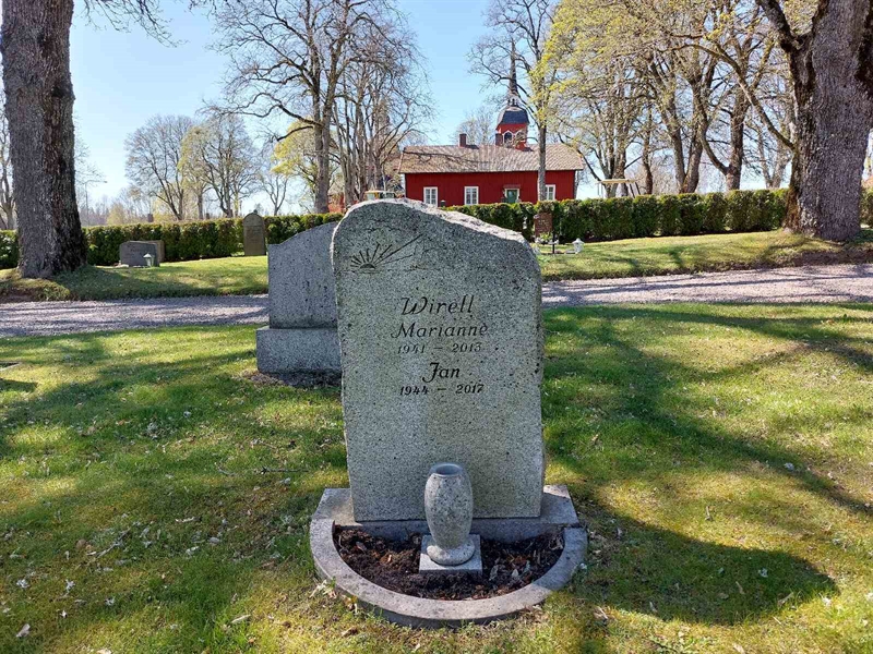 Grave number: HÖ 2   11, 12