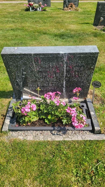 Grave number: 1 C   612-614