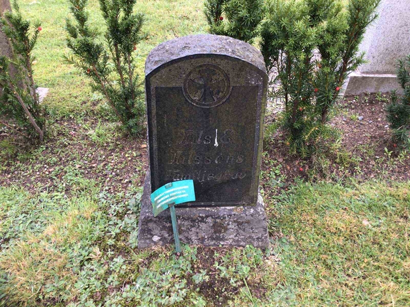 Grave number: 20 G    71-72