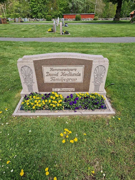 Grave number: 02 Q   39