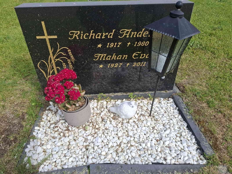 Grave number: 001 3  2192