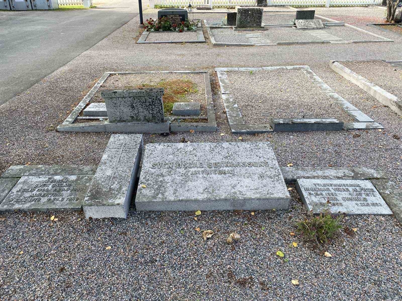 Grave number: 2 06   151