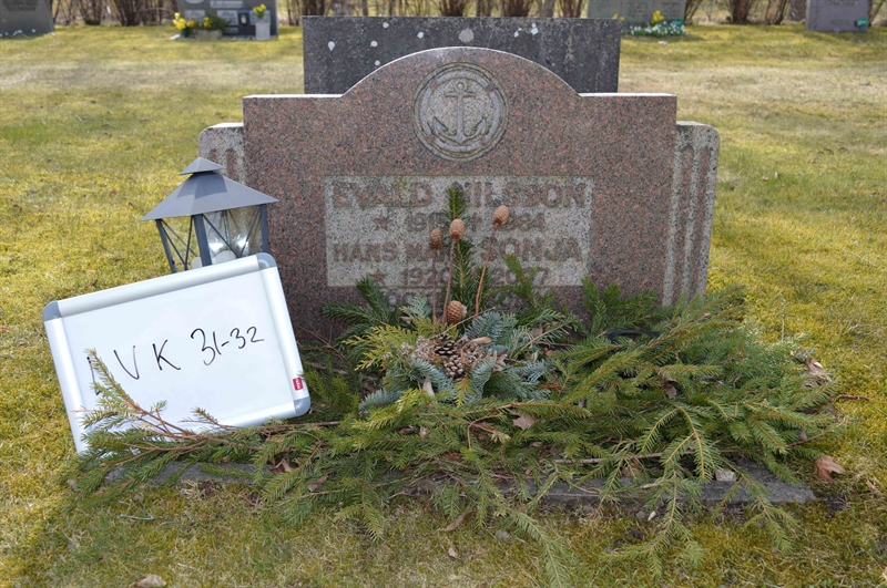 Grave number: LV K    31, 32