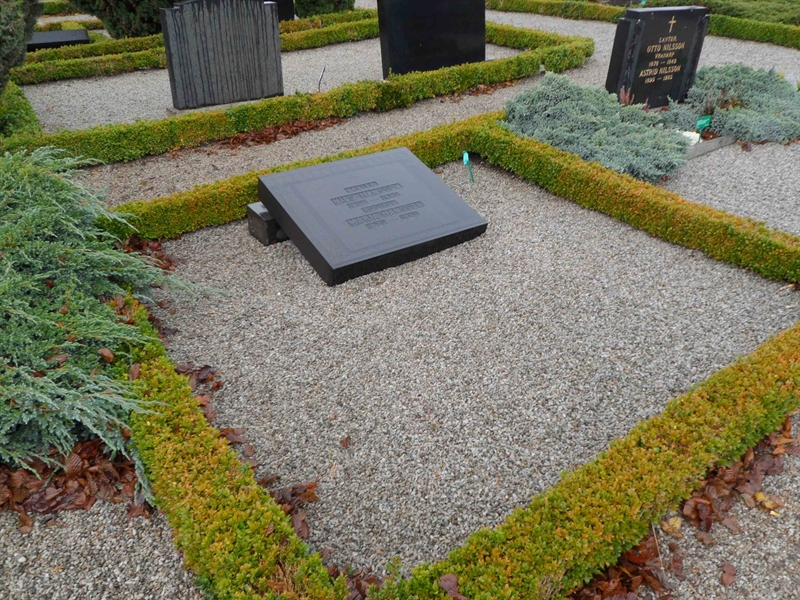 Grave number: ÖTN NMK3    37, 38