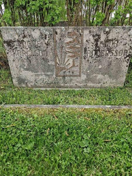 Grave number: 2 18 2714, 2715