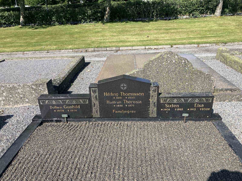 Gravnummer: 3 02    73-74