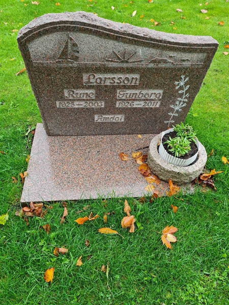 Grave number: K2 02   146, 147