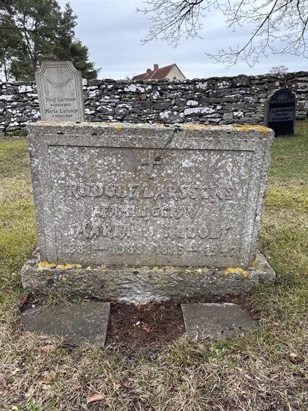 Grave number: A B 8