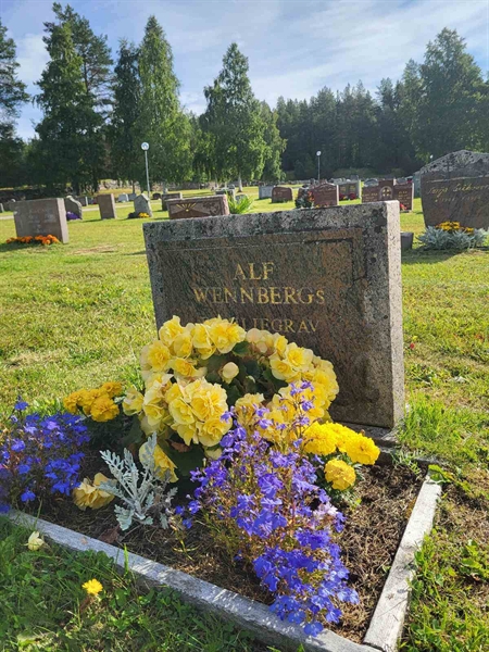 Grave number: 001 4  3208