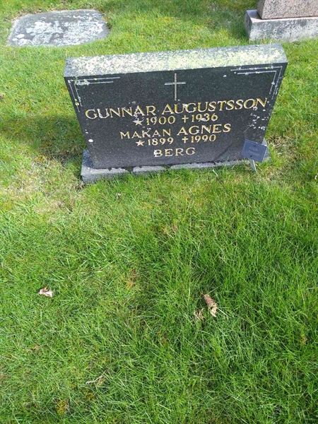 Grave number: TN 009  2423