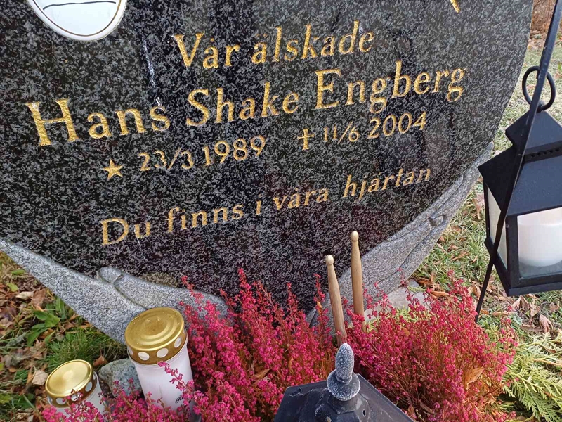 Grave number: JÄ 3 7213