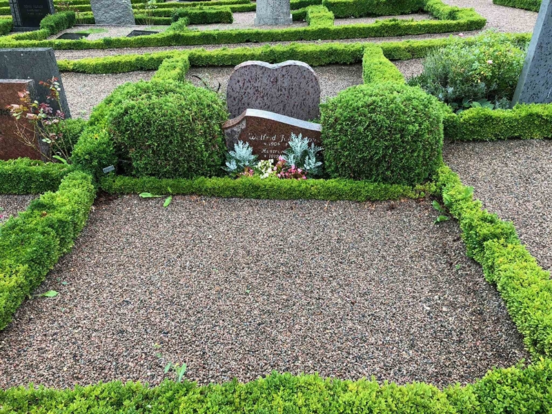 Grave number: Kå 25    27, 28