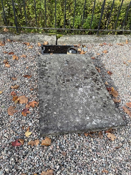 Grave number: 1 O1   210