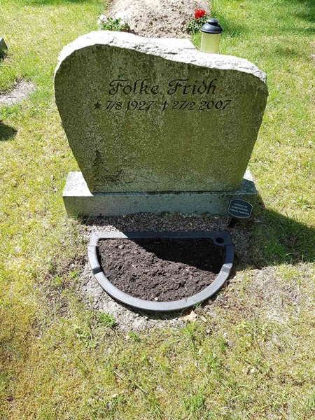 Grave number: 01 11064