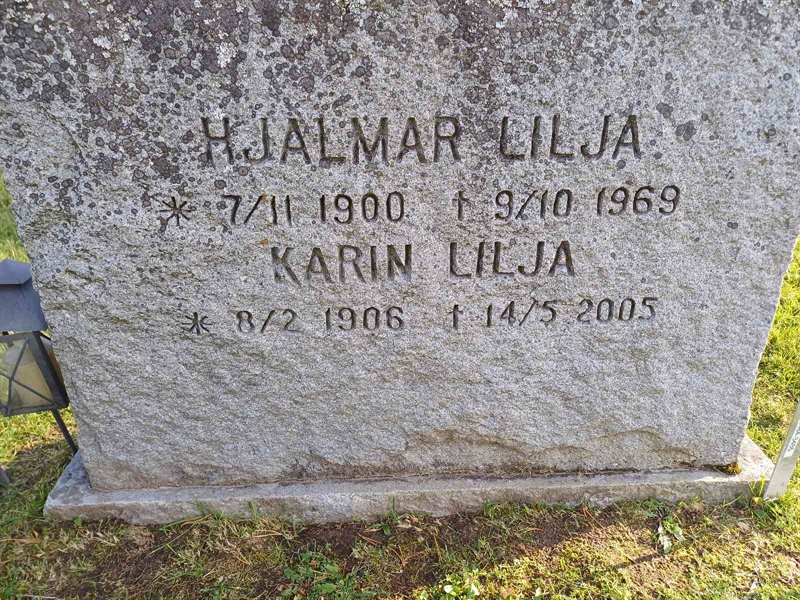 Grave number: JÄ 1 B 3484, 3485, 3486