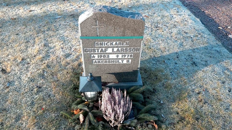 Grave number: 2 F   153
