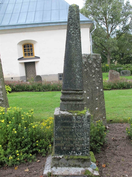 Grave number: KÄÖ A    17, 18