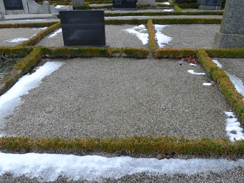 Grave number: 2 01  1567