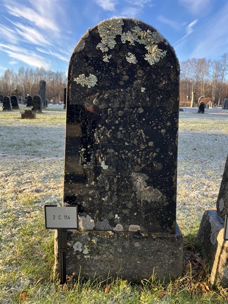 Gravnummer: 2 C   114