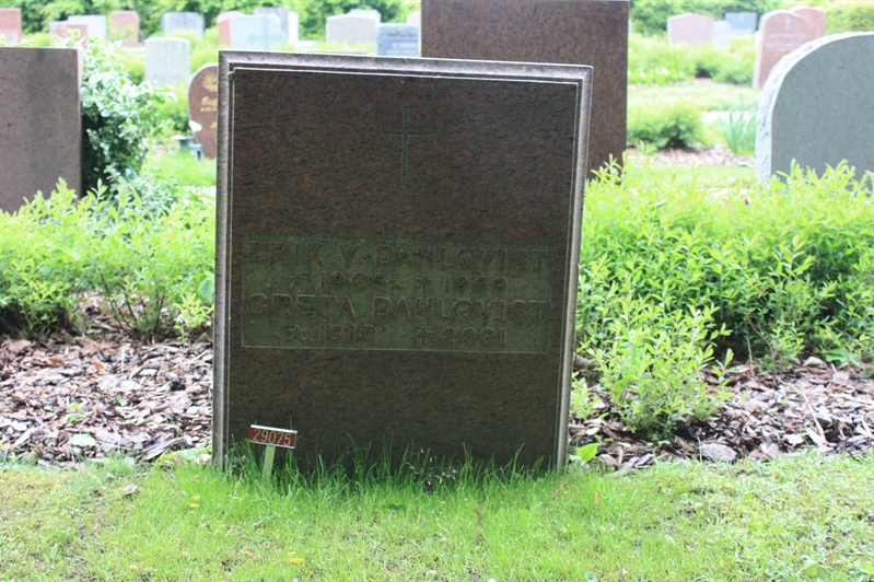 Grave number: Ö 29   103, 104