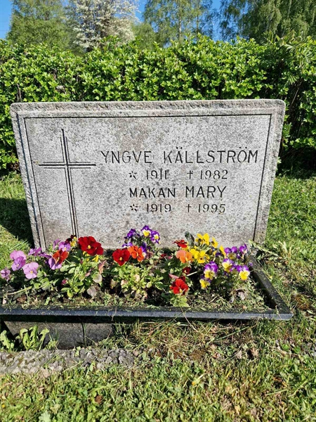 Grave number: 501 25 5167-5168