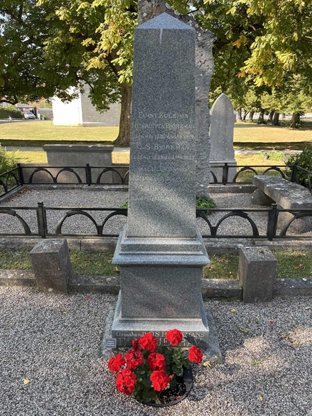 Grave number: Ö 12    10.A-D