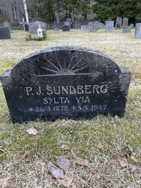 Grave number: R 2   113-E