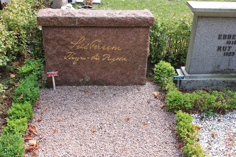 Grave number: Ö U05    34