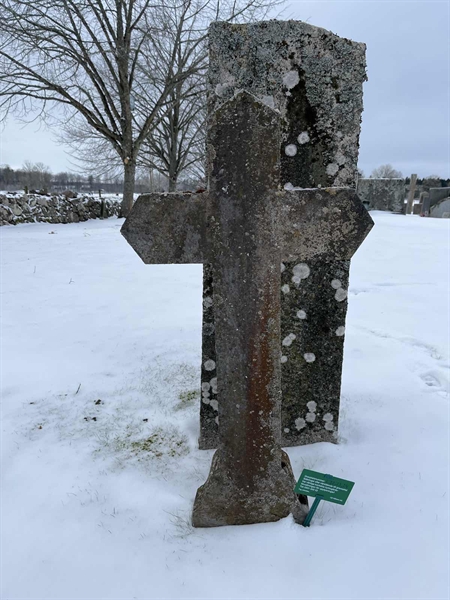 Gravnummer: BE I    22, 23, 24