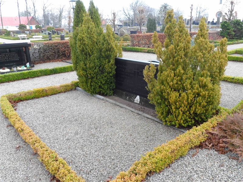 Grave number: ÖTN NSK4     6, 7, 8