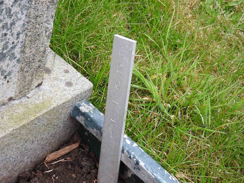 Gravnummer: BK E    20-21