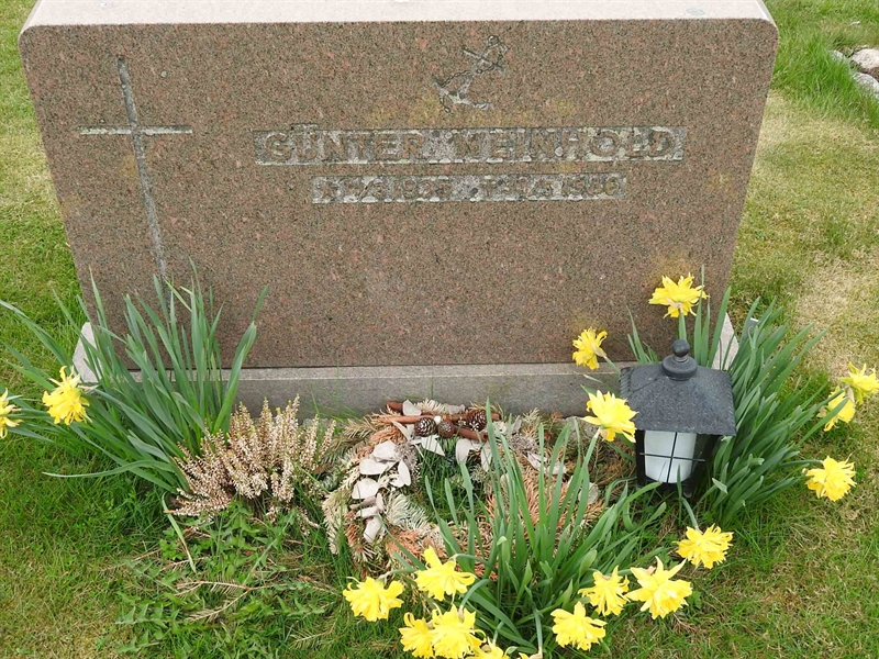 Gravnummer: BK E    24-25