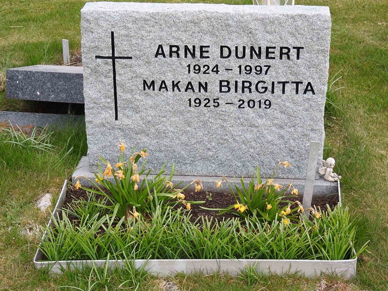 Gravnummer: BK E    90-91