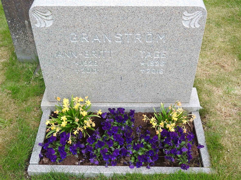 Gravnummer: BK E    85-86