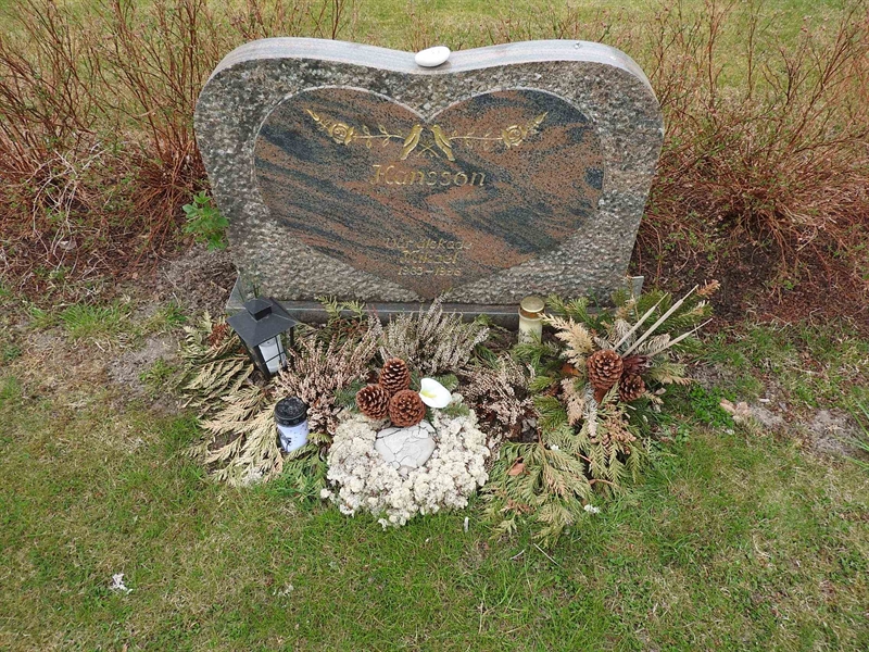 Gravnummer: BK F    23-25