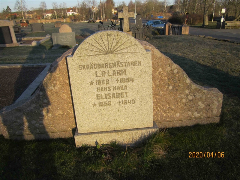 Grave number: 05 R   58