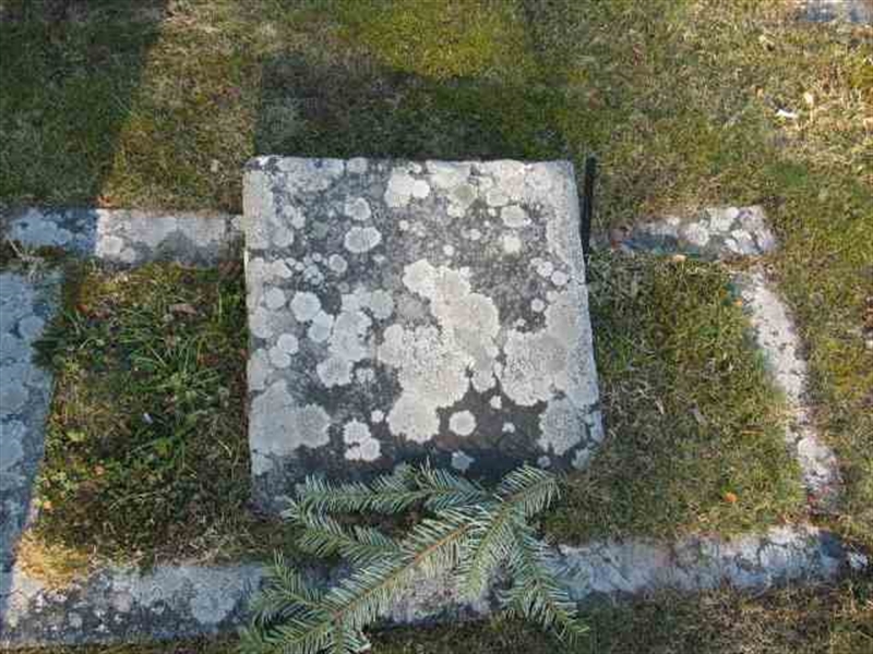 Grave number: 1 1   147