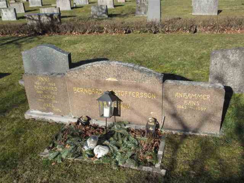 Grave number: 1 1   266-268