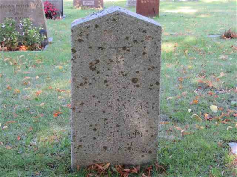 Grave number: 1 7    44