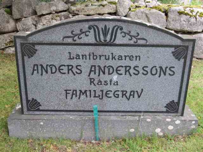 Grave number: 1 3   214-215